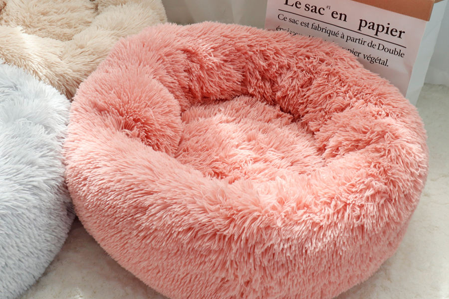 Memory foam donut pet bed